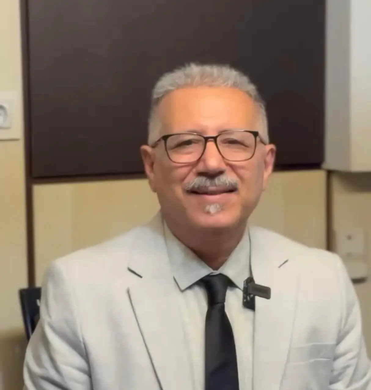 Dr. Mohsen Roshani